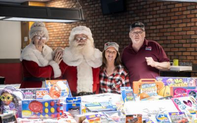 Phoenix APA Leagues Raise Money to Support Claus’s for Cause Charity